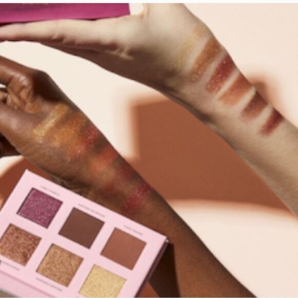 MARY KAY WARM HUES EYE SHADOW PALETTE - Picture 7 of 8